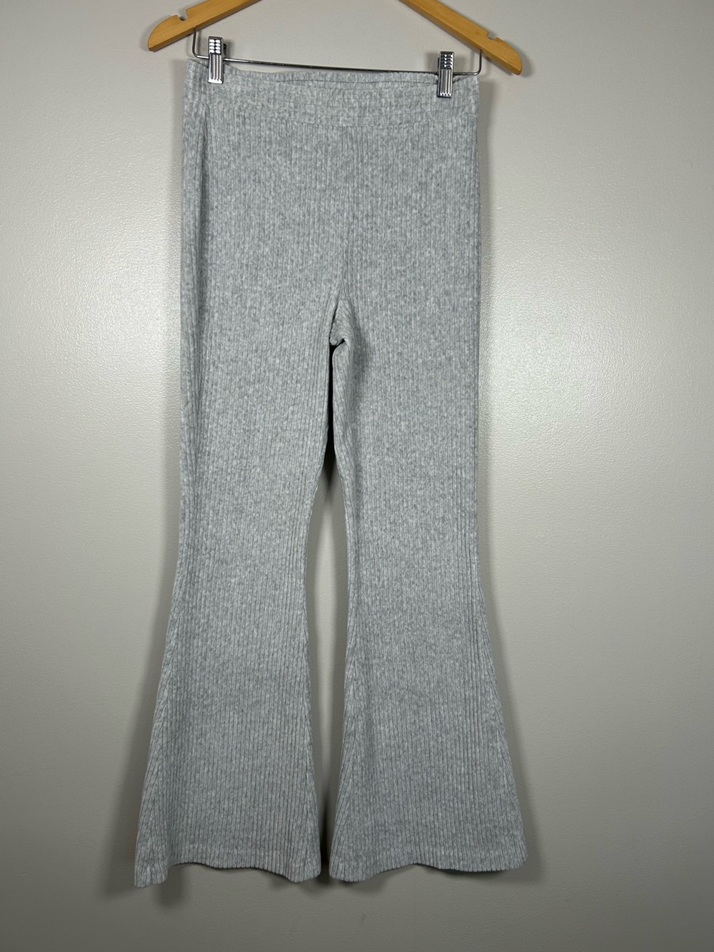 Aerie Gray Ribbed High Waisted Flare Lounge Pants Size M Short